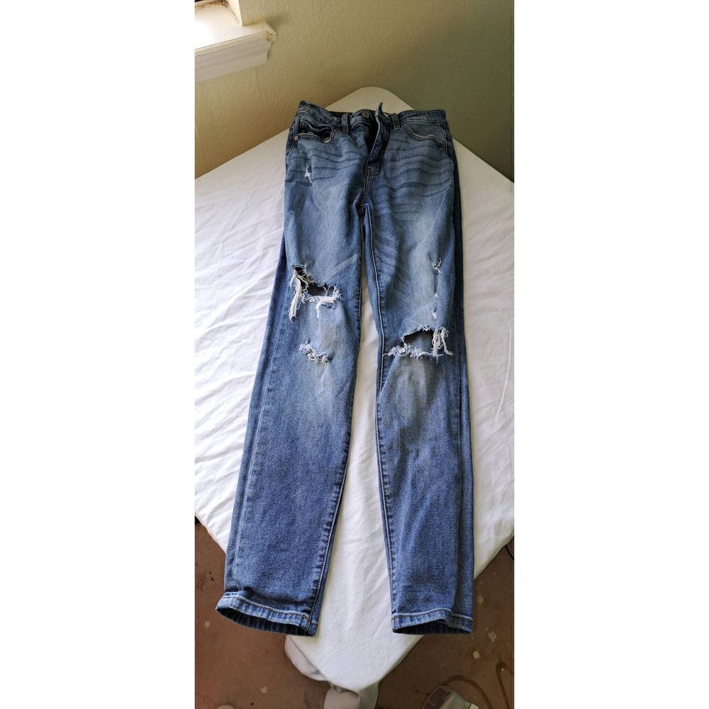 Womens /Juniors Kancan Jeans Size 3/25 Skinny Mid Rise Rips Medium Wash
